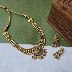 Antique Fashion Jewelry Necklace Set - Product Image 1