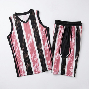 Ensemble de shorts et maillots de basket-ball personnalisés en polyester, anti-transpiration, fabricant OEM en gros - Product Image 3
