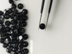 Spinelle noire naturelle 6 mm, taille brillant ronde, couleur 100 % naturelle, pierres précieuses de qualité supérieure pour la fabrication de bijoux - Product Image 1
