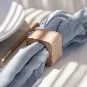 Anillo para Servilletas de Madera Hecho a Mano con Elegante Patrón de Vetas para una Experiencia Premium en la Decoración de la Mesa - Product Image 1