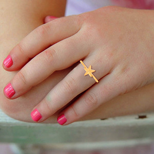 แหวนทองคำรูปดาวห้าแฉก Twinkle Star ดีไซน์หรูหราสำหรับผู้หญิง สไตล์มินิมอลทันสมัย - Product Image 2
