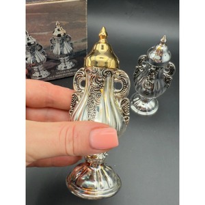 Saleros de Metal con Asas Decorativas y Tapas Doradas, Ecológicos, Herméticos, Aptos para Alimentos, Solo Lavado a Mano, Herramientas Duraderas para Hierbas y Especias - Product Image 4