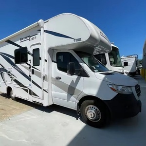 Autocaravana de Calidad Premium para Viajes Familiares con Amplias Áreas de Estancia, Interior Moderno y Características de Viaje Confiables - Product Image 5