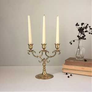 เชิงเทียนทองเหลืองห้าแขน ดีไซน์ทนทานสำหรับตกแต่งบ้าน - Product Image 3