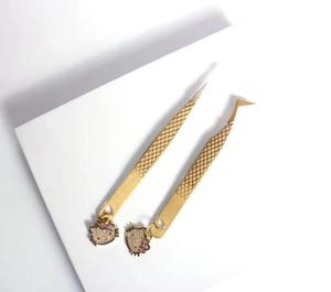 Pinzas Quirúrgicas Morje de Acero Inoxidable Chapadas en Oro con Cristal Decorativo y Punta de Precisión para Aplicación de Pestañas - Product Image 1