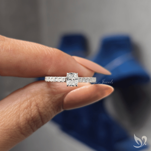 Anillo de compromiso con diamante cultivado en laboratorio de 0.5 quilates, corte cojín alargado, certificado IGI, con banda pavé tipo catedral, oro blanco de 10K. - Product Image 5