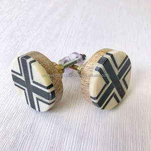 Boutons de poignée de meubles en résine et bois faits à la main pour tiroirs de cuisine à la maison nouveau modèle fait à la main nouveau Design - Product Image 2