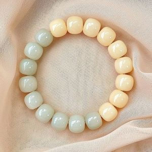 Handmade Resin <b>Bangle</b> <b>Bracelet</b> for Women, Stylish Lightweight Fashion Jewelry for Casual and Party Wear - Product Image 5