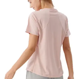 T-shirt de sport léger et respirant en maille pour femme, idéal pour l'été, en nylon et élasthanne, col rond, manches courtes - Product Image 4
