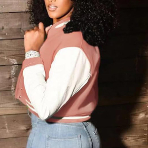 Veste bomber courte ajustée pour femme, de qualité supérieure, à prix abordable, avec manches contrastées, style Letterman. - Product Image 6