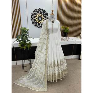 Abito Lungo in Georgette con Ricami e Paillettes, con Dupatta, Bianco - Product Image 2