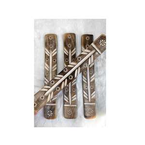 Support à bâtonnets d'encens en bois naturel gravé, fait main et imprimé, pour la maison, les temples festifs et l'aromathérapie, également utilisable comme plateau de méditation - Product Image 1