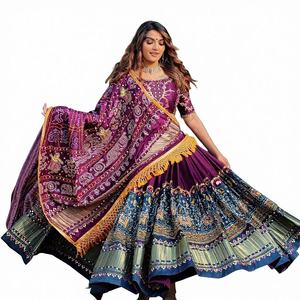 Lehenga Choli de Seda Tabby Estilo Boutique Indio, Elegante y Deslumbrante, el Más Exportado, para Fiestas y Bodas, Última Moda Exclusiva, Alta Demanda - Product Image 2