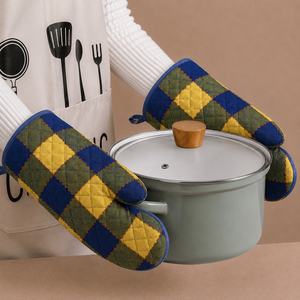 Best Yarn Dyed Checkered Design Oven Mitts Custom Size Oven Gloves Heat Resistant Cotton Oven Mitts for Kitchens. - Product Image 1