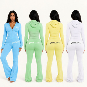 Conjunto Deportivo Moderno para Mujer, Chaqueta con Cierre y Leggings Acampanados, Dos Piezas, Ropa Deportiva a la Moda - Product Image 3