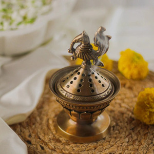 Brûleur d'encens en laiton artisanal indien, exquis, neuf, sur mesure, de luxe, pour la maison, le bureau, le temple, à prix de gros - Product Image 1