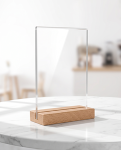 Porta Menús y Letreros Desmontables de Acrílico Transparente Elegante y Personalizado con Base de Plástico - Product Image 1