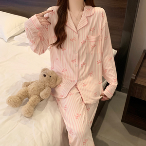 Pijama de Mujer con Estampado de Rayas, Tela de Seda de Leche Arrugada, Diseño Casual con Logotipo Frontal, Nueva Moda de Primavera, Cómodo para Dormir - Product Image 3