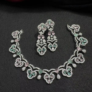 Ensemble de bijoux de mariée en diamant américain classique Collier et boucles d'oreilles en deux pièces pour mariage Style classique à la mode - Product Image 1