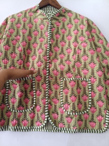 Chaqueta de algodón acolchada estilo bohemio indio: Chaqueta corta con patchwork - Product Image 2