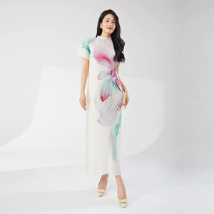 Robe pour femmes de haute qualité, à la mode, à imprimé floral, plissée, mi-longue, décontractée, style estival, manches courtes, vente chaude - Product Image 1