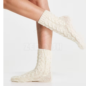 Chaussettes unisexes de haute qualité fabriquées au Pakistan, nouvelles, bon marché, sur mesure, en gros, design OEM, chaussettes de sport pour hommes, chaussettes décontractées de baseball. - Product Image 5