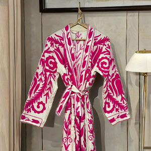 เสื้อแจ็คเก็ตบอมเบอร์กำมะหยี่ปักลายซูซานี สำหรับฤดูหนาว เสื้อโค้ทผู้หญิงลายพราง แต่งขนและมุก ดีไซน์สองด้าน ซับในไนลอน - Product Image 1