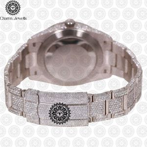 Montre pour homme Charm_Jewells en acier inoxydable, boîtier rond de 42 mm, mouvement à quartz analogique, accents de diamants, fermoir pliant de luxe - Product Image 3