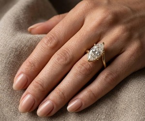 Anillo de Moissanita con Corte Marquise de 4.00 Ct, Oro de 14K, Joyería de Compromiso y Boda para Mujer - Product Image 4