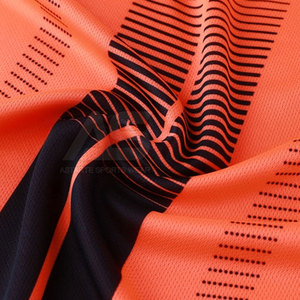Vente directe d'usine, prix bas, uniforme de football respirant de haute qualité, logo personnalisé, design tendance, best-seller en gros - Product Image 4