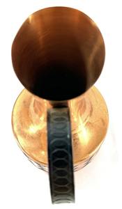 Jarra de agua artística de cobre sólido con diseño decorativo, perfecta para un estilo de vida saludable y para regalar, procedente de la India. - Product Image 3