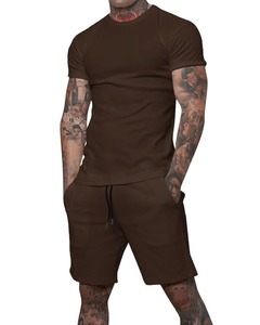 Ensemble d'été élégant pour homme – Style bohème chic urbain en maille côtelée – Tenue élégante pour les soirées et un style estival chic - Product Image 3
