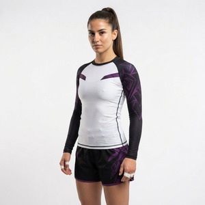 Camiseta de Entrenamiento de Manga Larga para Mujer, con Estampado Personalizado y Ajuste Deportivo de Compresión - Product Image 1