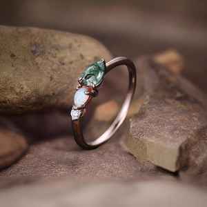 Bague de fiançailles vintage en agate mousse et opale, style Art Déco, avec moissanite taille poire, trois pierres, unique, pour promesse de mariage - Product Image 2