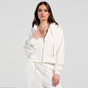 ชุดวอร์มผู้หญิงแบบมีฮู้ดประดับเพชรและกางเกงขายาวทรงบานผ้าฟลีซหนานุ่ม - Product Image 1