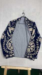 Chaqueta de Terciopelo Bordada Vintage, Corte Holgado, Manga Larga, Estampado Floral, Sin Cuello, Ropa Formal de Invierno, Bordado a Mano, Ropa Casual - Product Image 1
