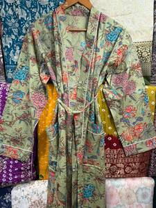 Bata Kimono de Algodón en Verde Oliva con Estampado Floral, Diseño Artesanal Hecho a Mano, Talla Única, Bata de Algodón Estampada, Bata de Baño - Product Image 2