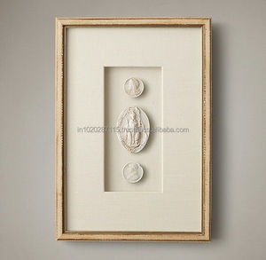 Marco de fotos de madera que ofrece una solución ecológica para la exhibición de fotos utilizando material de madera natural de origen responsable. - Product Image 2