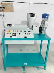 DIVINE MACHINERY SOLUTION Machine de moulage automatique à vis simple avec moteur à roulement pour XPS/UPVC/PS/PE/ABS, capacité de 50-60 kg/h - Product Image 2