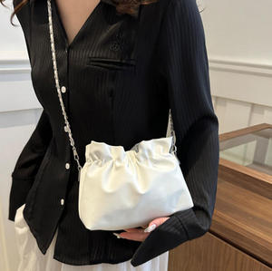 Factory wholesale OEM ODM ladies handbags wholesale PU leather women handbags chain crossbody shoulder vintage bags for women - Product Image 1