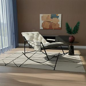 Fauteuil à bascule deux places, revêtement en velours pelucheux, structure en métal noir, pour salon, bureau à domicile, coussin beige - Product Image 3