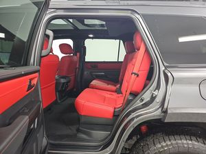 Toyota Sequoia TRD Pro d'occasion 2025 - Product Image 5