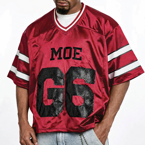 Camiseta de Fútbol Americano para Hombre, Color Rojo de Moda, Acabado Satinado, Cuello en V, Mangas con Rayas en Contraste, Número Personalizado, Ropa de Equipo, Proveedor OEM al por Mayor, EE. UU. - Product Image 1