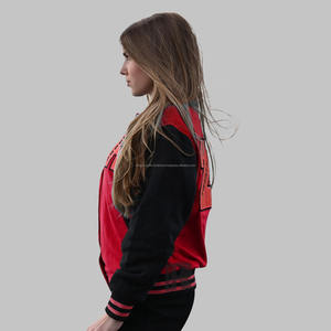 Veste de baseball universitaire Letterman en coton chenille avec broderie et logos personnalisés pour femmes, col montant, poids léger par tous les temps - Product Image 2