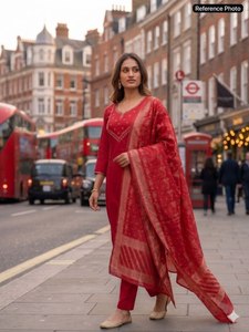 Salwar Kameez de marque indienne et pakistanaise de qualité supérieure avec broderie en georgette et dupatta à prix avantageux - Product Image 1