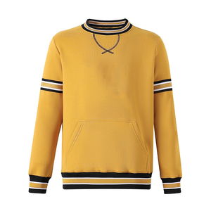 Sudadera Personalizada Alpha Gold Crest Chenille con Cuello Redondo para Ropa Universitaria, Venta al por Mayor, Logotipo Personalizado OEM para Ropa Universitaria - Product Image 1