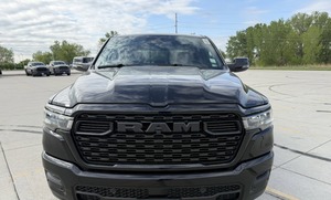 Camioneta RAM 1500 Big Horn 4WD Híbrida Turbo de Lujo Premium con Asientos de Cuero - Product Image 2