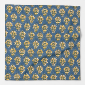 Conjunto de tela de algodón estampada a mano con motivos florales azules y amarillos para vestido, traje, dupatta, ropa de hogar, ropa festiva y ropa de oficina. - Product Image 4