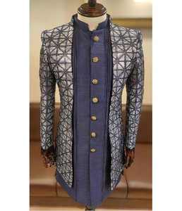 Sherwani traditionnel indo-occidental pour hommes, comprenant un ensemble kurta brodé, idéal pour les mariages et les cérémonies. - Product Image 6