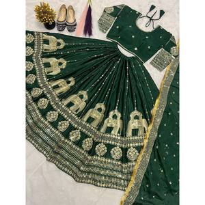 Lehenga Choli Verde Bordado de Diseñador de Moda Maruti con Trabajo de Lentejuelas para Vestimenta de Boda, Talla M - Product Image 4
